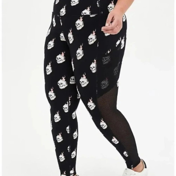 Torrid Active Leggings Athletic Pants Pockets Skull Flames Black Plus Size 2X - Picture 5 of 12